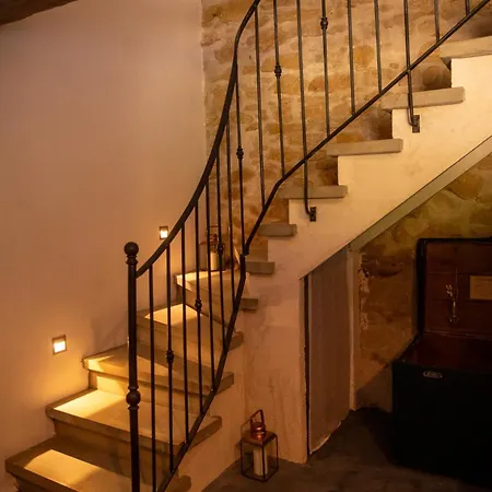 Bessire Chambres&table D'hôtes Alojamento de Acomodação e Pequeno-almoço 3*