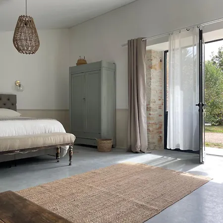 Bessire Chambres&table D'hôtes Alojamento de Acomodação e Pequeno-almoço 3*